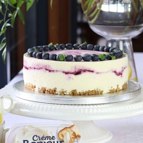 recipe image MARMOROITU SITRUUNA-MUSTIKKAJUUSTOKAKKU