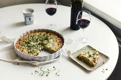 recipe image PEKONIPIIRAKKA SINIHOMEJUUSTOLLA