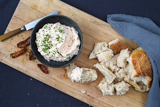 recipe image DIPPIKASTIKE TUOREJUUSTOSTA