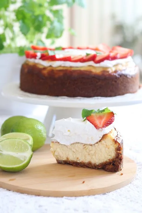 recipe image PAISTETTU LIMEJUUSTOKAKKU JA SVEITSILÄINEN MARENKI